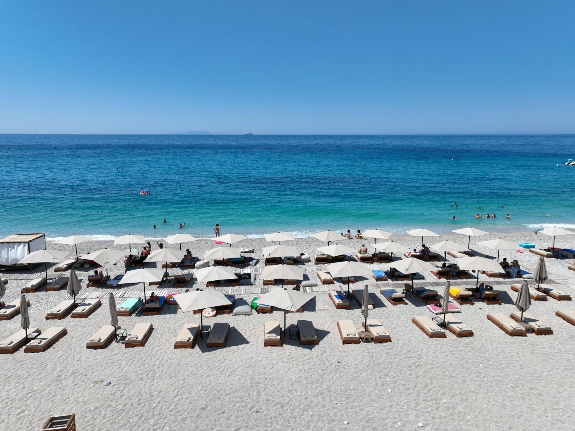 Alevra Hotell Dhërmi Exteriör bild