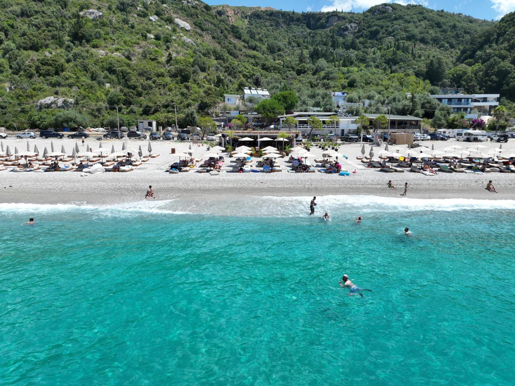 Alevra Hotell Dhërmi Exteriör bild