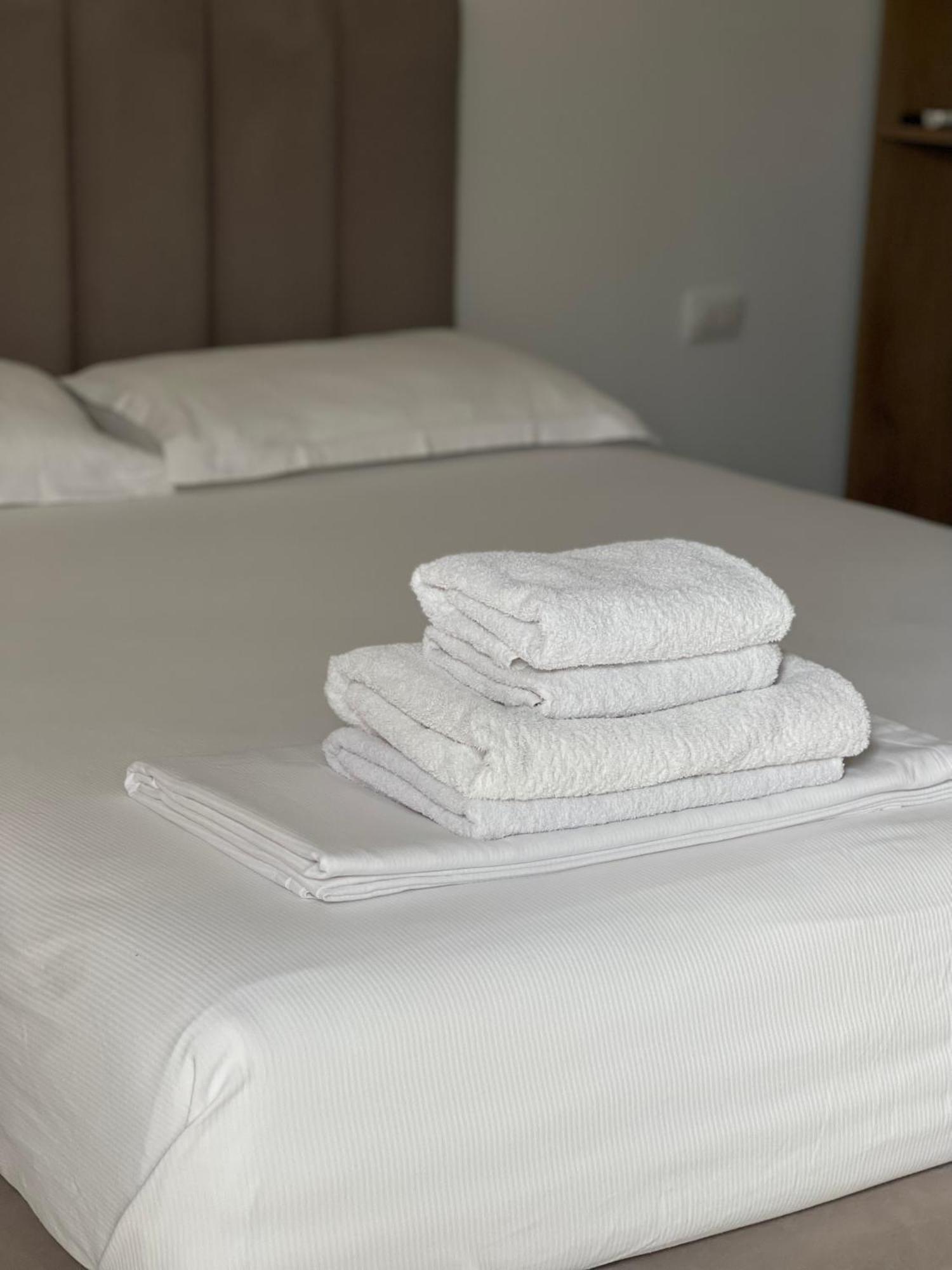 Alevra Hotell Dhërmi Exteriör bild