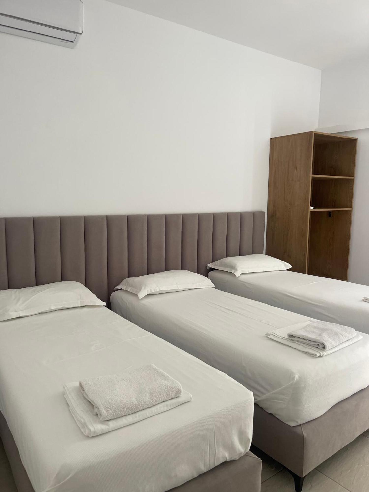 Alevra Hotell Dhërmi Exteriör bild