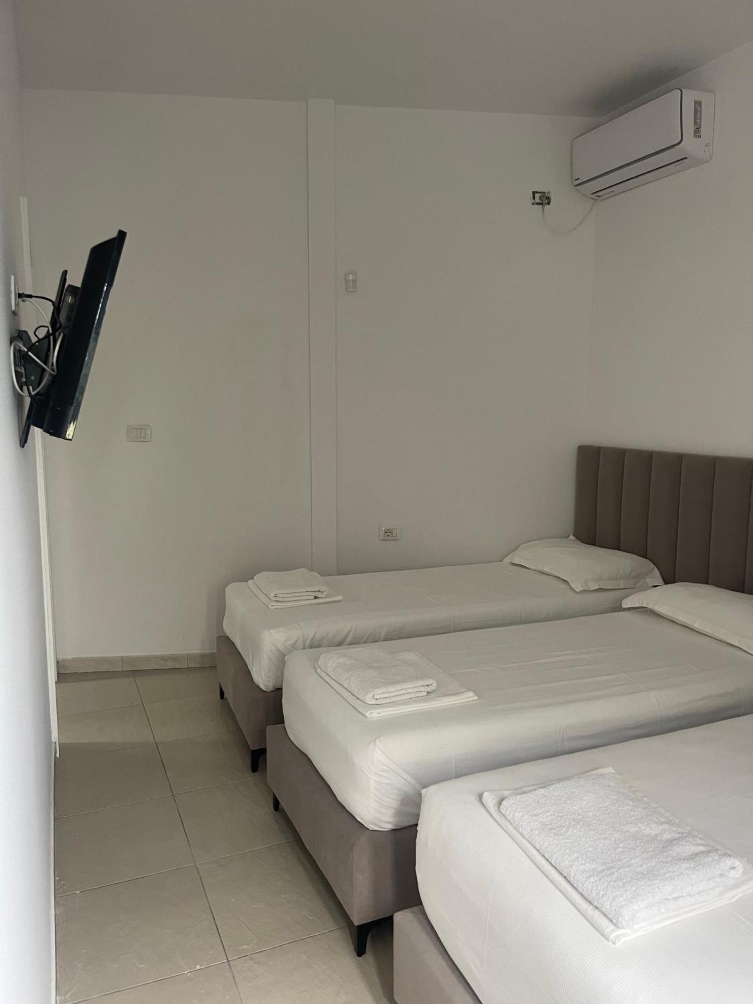 Alevra Hotell Dhërmi Exteriör bild
