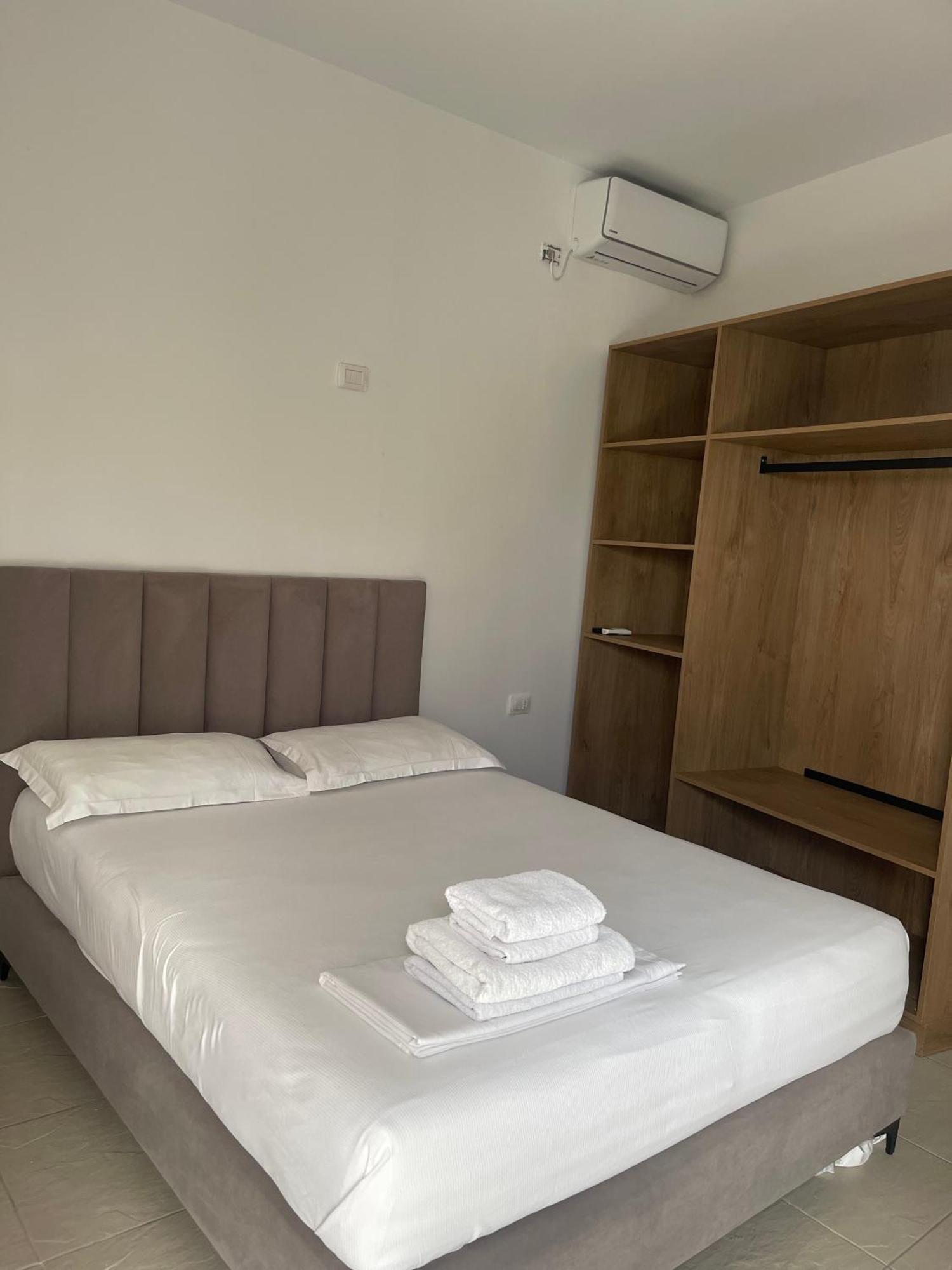 Alevra Hotell Dhërmi Exteriör bild