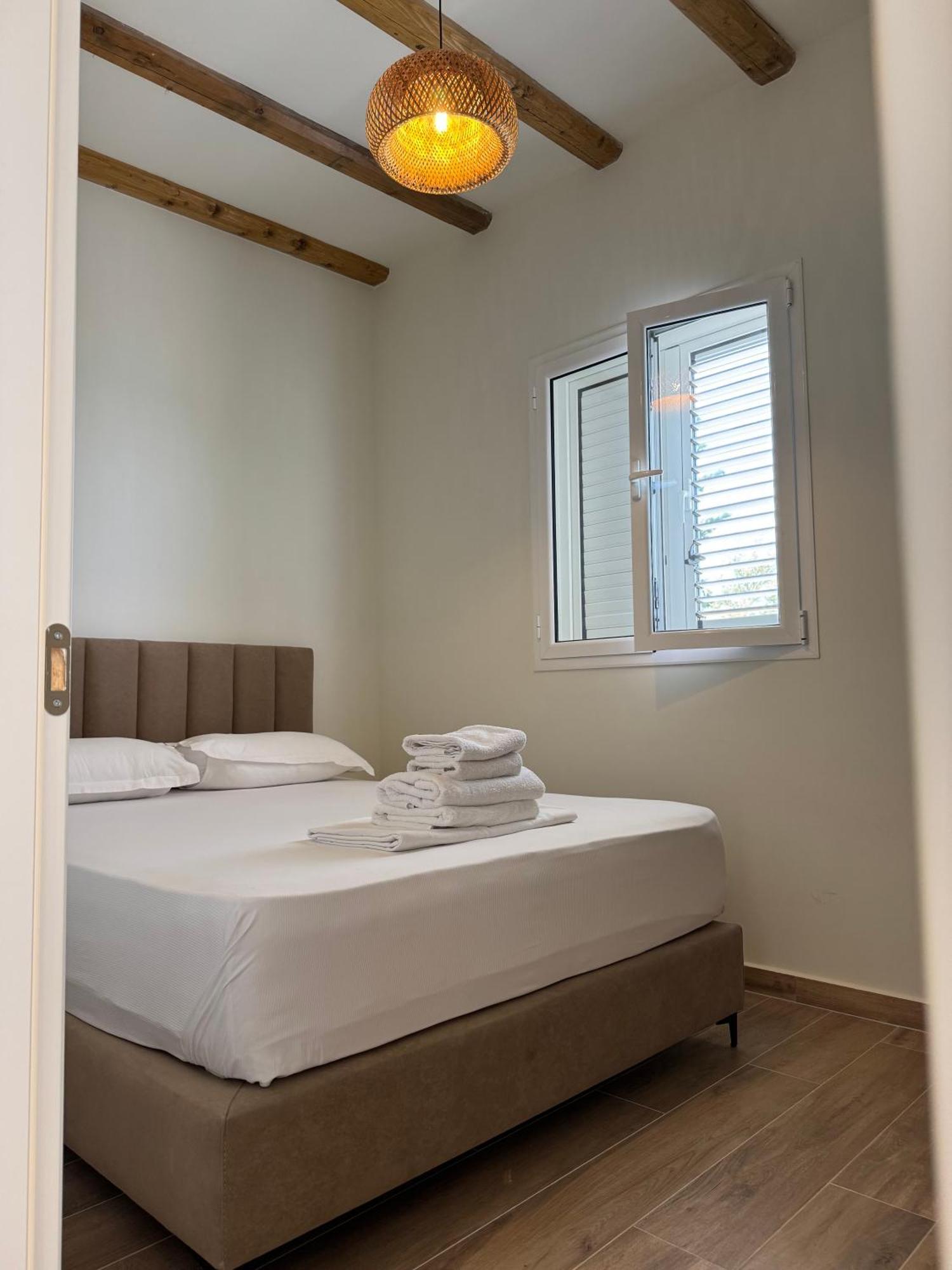 Alevra Hotell Dhërmi Exteriör bild