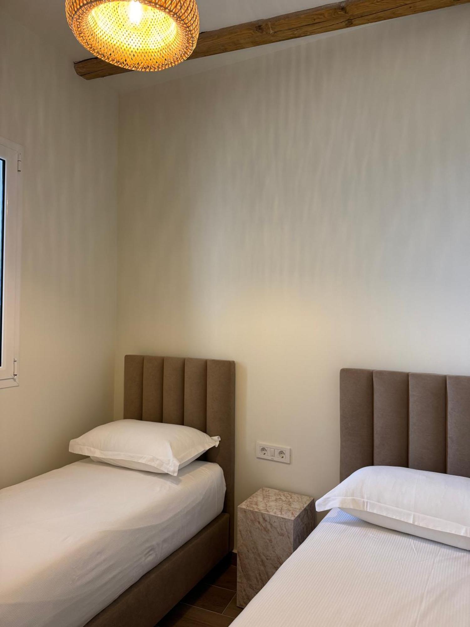 Alevra Hotell Dhërmi Exteriör bild