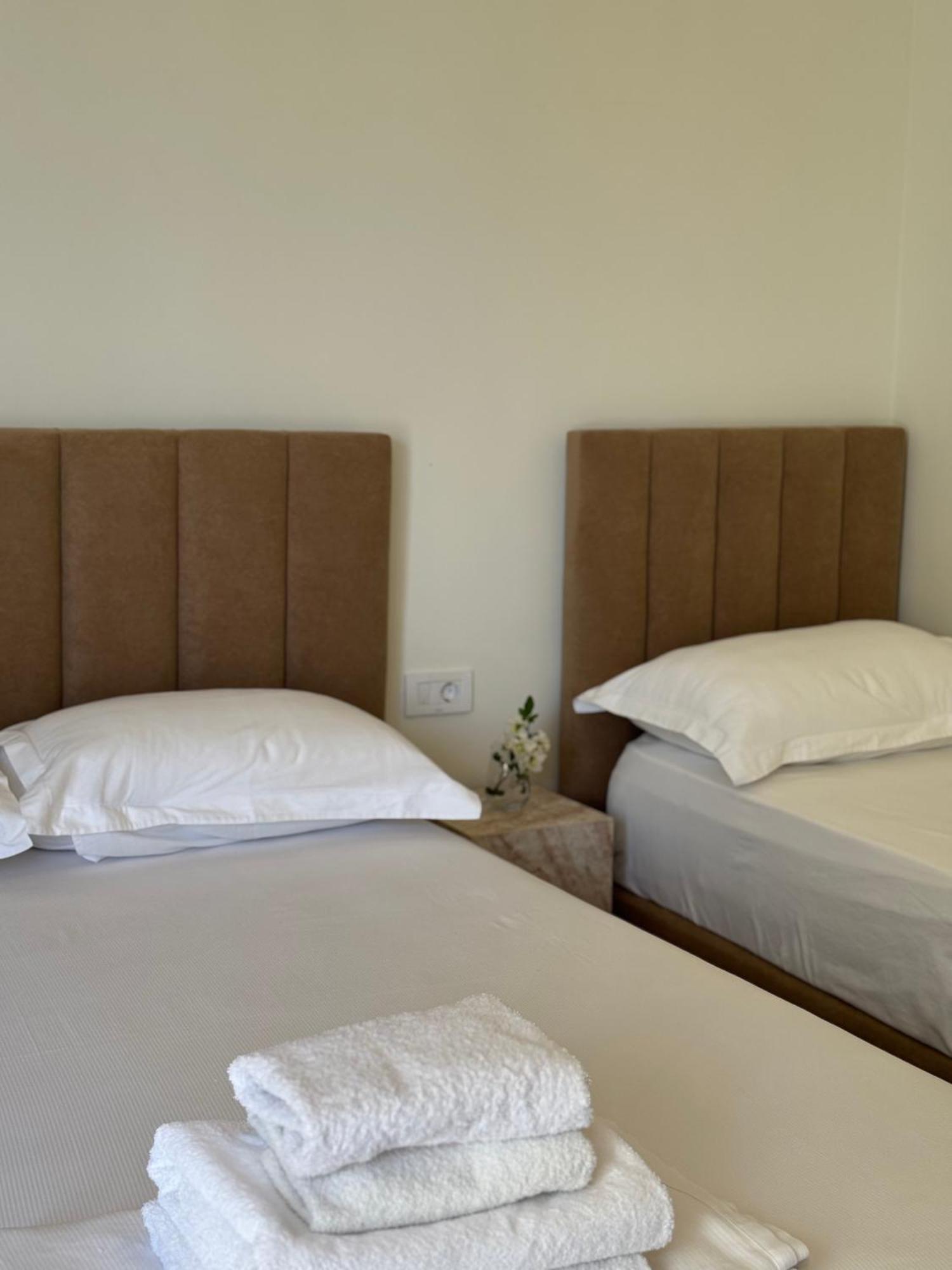 Alevra Hotell Dhërmi Exteriör bild